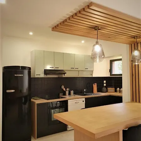 Maison Avec Jardin Au Pied De La Cite Medievale Holiday home