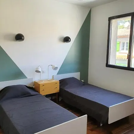 Holiday home Maison Avec Jardin Au Pied De La Cite Medievale *